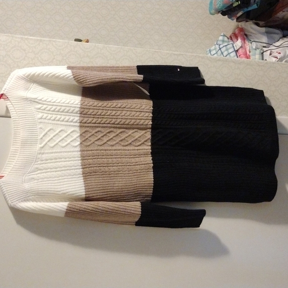 Tommy Hilfiger Sweater Dress Color block NWOT - Picture 4 of 7